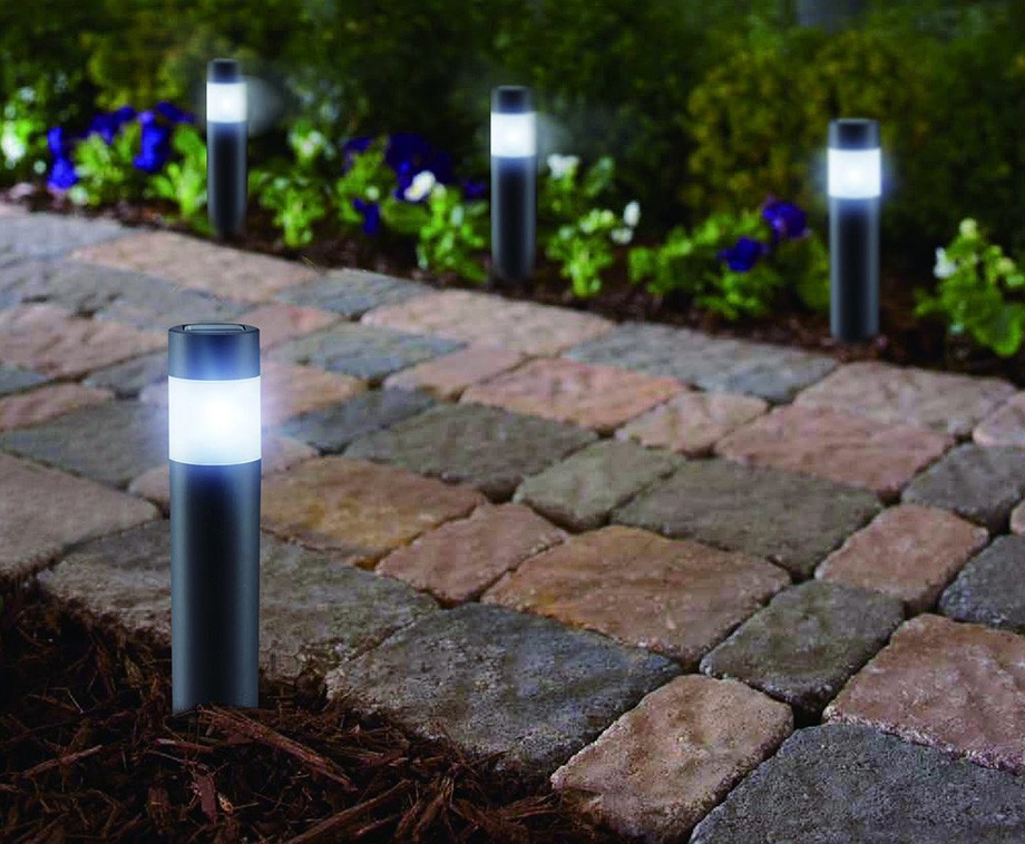 Set Van 4 Solar LED Tuinlampen Creëer Gezelligheid In De Tuin