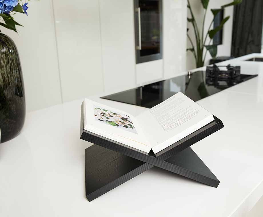 Lifa Living Boekenstandaard - Hout - Zwart - 37 x 30 x 19 cm
